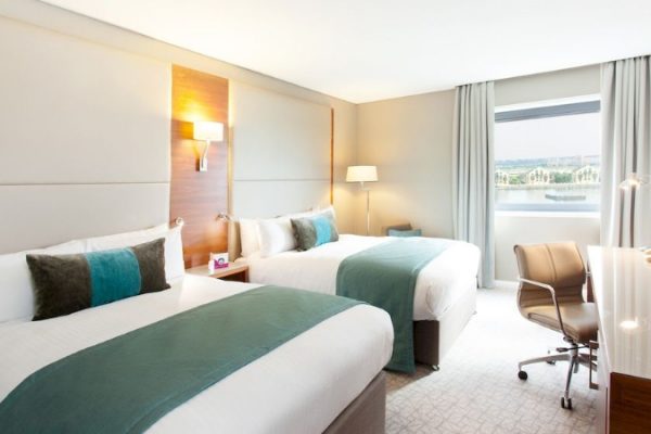 crowne-plaza-hotel-london-docklands-room2